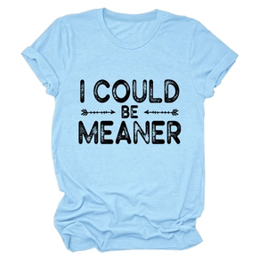 T-shirt en coton bleu clair à plat avec imprimé I COULD BE MEANER et motifs flèches