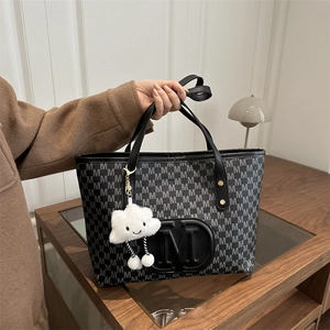 Women Tote Bag PU Leather M Letter Monogram Print Large Capacity Commute Handbag With Cloud Plush Charm Korean Fashion