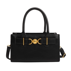 Borsa tote in pelle nera con lucchetto a cuore dorato e tracolla regolabile