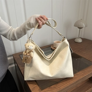 Vintage Large Capacity PU Leather Hobo Bag For Women Stylish Commuter Shoulder Bag With Detachable Bear Charm Daily Handbag