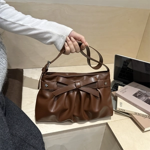 Sac À Épaule Sous L'aisselle En Cuir PU Pour Femmes Avec Nœud Design Plissé Et Rivets Étoiles Chic Y2K
