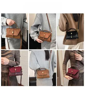 Detailansicht der Vintage-Matt-Handtasche in verschiedenen Farben und Tragevarianten
