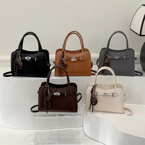Fashionable large capacity textured leather square tote bags in five assorted colors