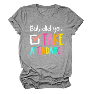 T-shirt gris en coton avec imprimé textuel Take Attendance coloré posé à plat