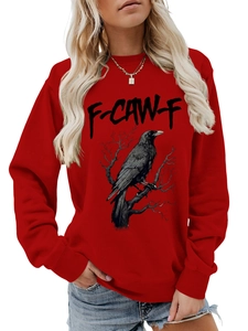 Dettaglio felpa girocollo rossa con stampa corvo realistica e testo artistico F-CAW-F