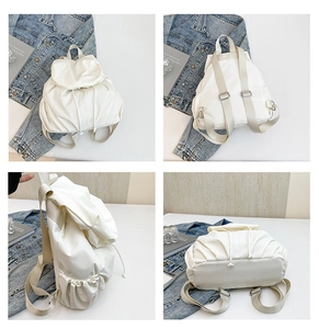 Detalles multiángulo de la mochila de nailon beige con cordón, solapa y plisado