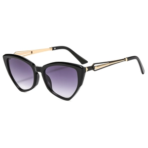 Chic cat eye sunglasses with gold hollow metal temples and purple gradient lenses