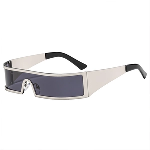Futuristische silberne Wrap-Around-Sonnenbrille mit grauen Gläsern für Cyberpunk-Streetwear