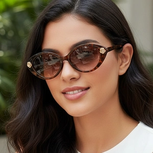 Lunettes De Soleil Yeux De Chat Rétro Protection UV400 Monture PC Ovale Avec Décoration Rose En Métal Mode Femmes