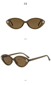 Lunettes de soleil œil de chat avec accents floraux dorés et monture marron en deux vues