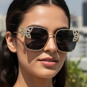 Chic square metal sunglasses for women with rhinestone butterfly hinge and gradient lenses