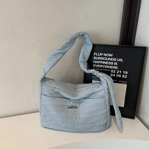 Casual Large Capacity Quilted Nylon Shoulder Bag Wavy Pattern Lightweight Cloud Tote Crossbody Bag Fashion Daily Handbag