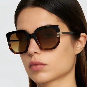 Fashion Oversized Geometric Square Sunglasses Women Men PC Frame Gold Metal Temples UV400 Protection Retro Trendy Eyewear