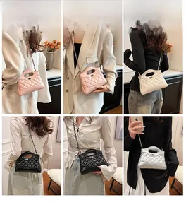 Borsa a tracolla trapuntata mostrata su modelle in rosa, beige, nero e argento