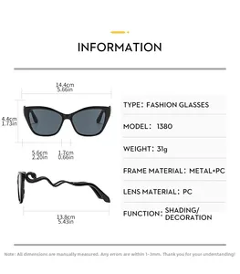 Détails de lunettes œil de chat avec branches en serpent métallique sur fond blanc