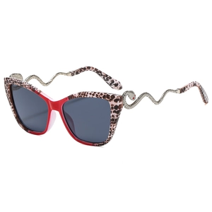 Lunettes de soleil œil-de-chat léopard rouge avec branches argentées en serpent