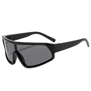 Lunettes de sport cyclisme surdimensionnées avec monture noire et verres teintés sombres