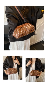 Sac nuage marron à rivets en cuir PU avec bandoulière amovible pour femme