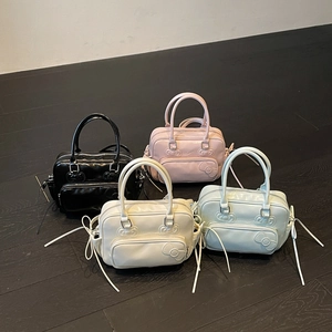 Sac à dos japonais en cuir PU avec relief nœud papillon et grande capacité en 4 couleurs