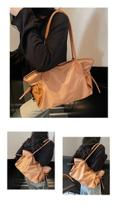 Montage trois vues du cabas beige en nylon avec cordon de serrage et poignées en cuir