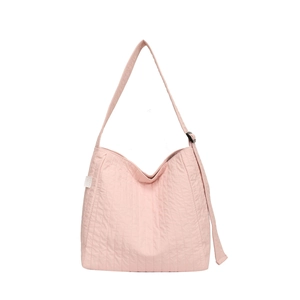 Sac fourre-tout hobo matelassé rose à grande capacité avec bandoulière réglable et texture