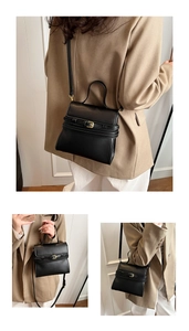 Vues multiples montrant un sac à bandoulière en cuir noir avec ceinture et boucle en métal