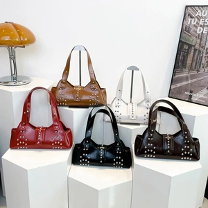 Sacs cabas rétro en similicuir avec rivets argentés en plusieurs couleurs