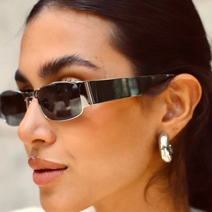 Y2K square sunglasses with metal details and silver chunky hoop earrings for women