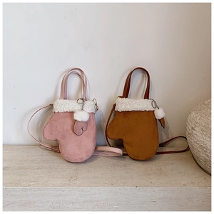 Chic glove-shaped crossbody bag in pink and brown faux suede with faux fur trim