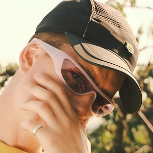 Y2K Sports Sunglasses Wrap Around Fashion Outdoor Cycling UV400 Shield Eyewear PC Frame Continuous Lens Men Women
