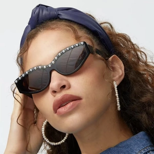 Damen Cat-Eye-Sonnenbrille Mit Künstliche Perlen Und Strass UV400 Schutz Retro Vintage Mode Brillen Für Partys Und Reisen