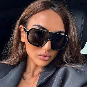 Fashion Oversized Square Sunglasses PC Frame UV400 Protection Retro Large Shades For Women Men Outdoor Travel Fashion