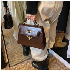 Sac à main rétro marron foncé pour femme style vintage sac à poignée design classique élégant