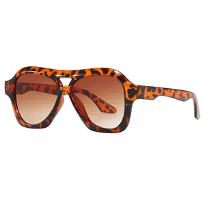 Stylische Y2K Oversized-Sportsonnenbrille mit Schildpatt-Rahmen und braunem Verlauf