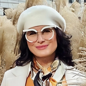 Retro round owl frames anti-blue light glasses with beige beret and silk scarf