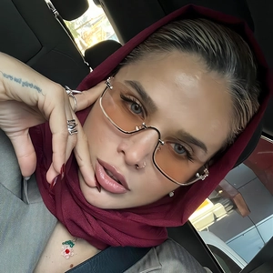 Fashionable half-frame square sunglasses for women and men with orange gradient lenses