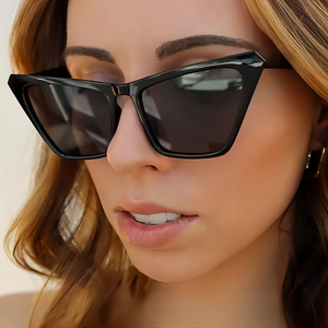 Women Cat Eye Sunglasses Trendy UV400 Protection Retro Oversized PC Frame AC Lenses Outdoor Fashion Eyewear