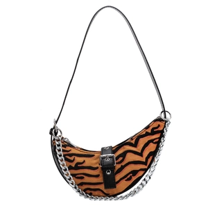 Sac hobo imprimé tigre chic pour femme avec chaîne argentée et bandoulière noire