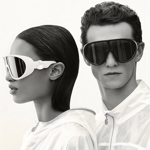 Lunettes de ski oversize à la mode au design futuriste noir et blanc coupe-vent
