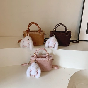 Sac seau en peluche marron et rose avec pendentif lapin mignon pour femmes d'hiver