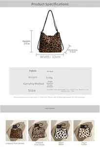 Sac en peluche léopard et cœur avec spécifications de taille et détails de la bandoulière