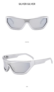 Lunettes de soleil Y2K argentées futuristes avec monture texturée et verre enveloppant