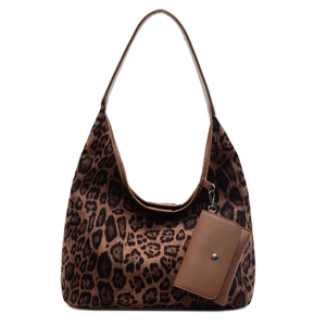 Borsa hobo chic con stampa leopardata, tracolla marrone e piccola pochette laterale