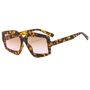 Retro Oversize Polygon Sonnenbrille mit Leopardenmuster und braunen Verlaufsgläsern