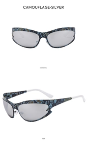 Detailansicht der Y2K-Radsport-Sonnenbrille mit Camouflage-Rahmen und silbernen Gläsern