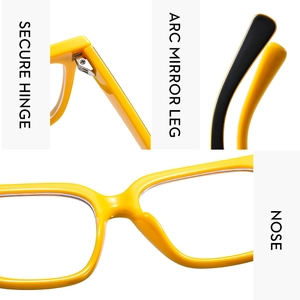 Detailansicht der TR90 Brille mit Metallscharnieren und gebogenen Bügeln mit Nasenstegen