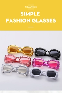 Vue détaillée des montures de lunettes en forme de fleur en six couleurs dont ambre et noir