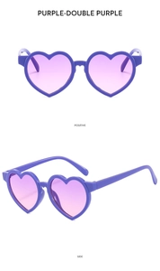 Détails des lunettes de soleil violettes en forme de cœur sous deux angles de vue