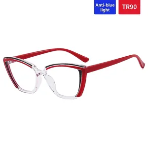 Lunettes TR90 yeux de chat rétro anti-lumière bleue à monture rouge vue sous un angle de 45°