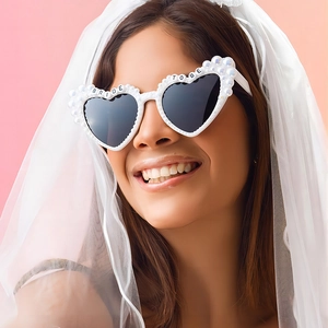 Women's Fashion Heart Shaped Sunglasses With Faux Pearl Decoration UV400 Protection Retro Party Sun Glasses Elegant Eyewear
